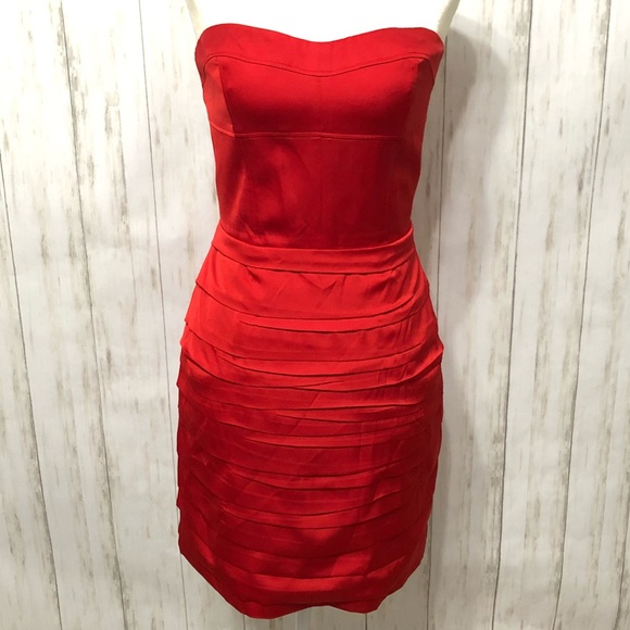 Express Dresses & Skirts - Express strapless satin like red dress